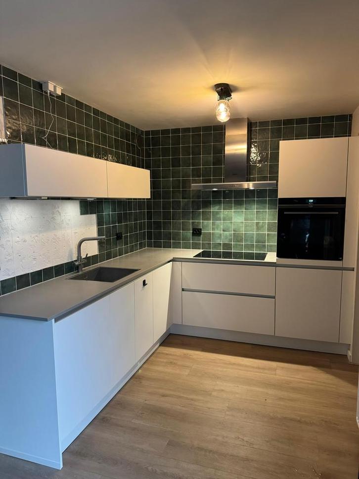 Complete Hoekkeuken 2 Jr. oud + Apparatuur + GEDEMONTEERD, Huis en Inrichting, Keuken | Complete keukens, Zo goed als nieuw, Hoekkeuken