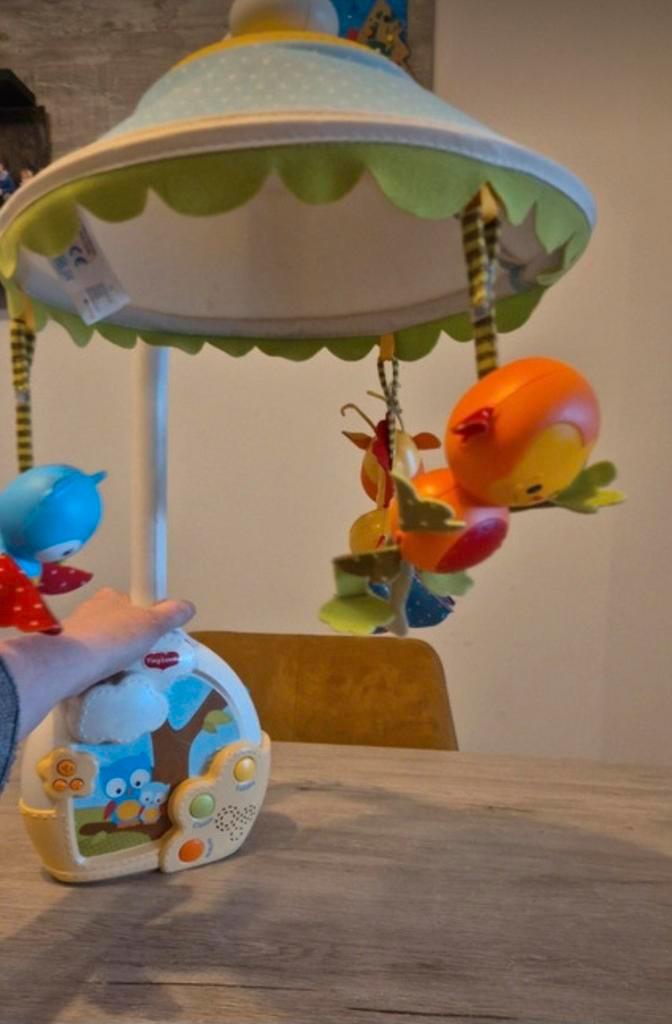 Muziek en licht mobieltje Tiny love voor aan park of bedje, Kinderen en Baby's, Kinderkamer | Inrichting en Decoratie, Ophalen of Verzenden