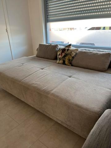 Zetelbank in perfecte staat beschikbaar voor biedingen