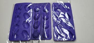 paashaas en paasei mal nieuw beschikbaar voor biedingen