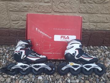 Fila NINE taille 43 en parfait état, nouveaux rails et roues