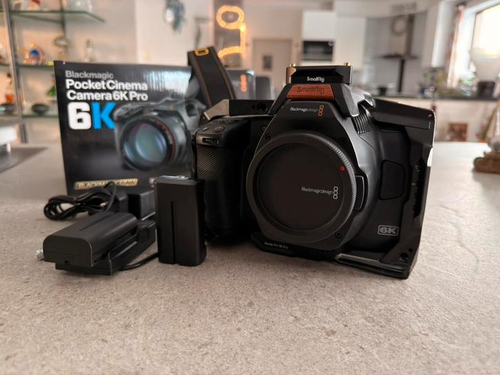 Blackmagic pocket cinema camera 6k pro, TV, Hi-fi & Vidéo, Caméscopes numériques, Comme neuf, Caméra, Autres marques, Moins de 8x