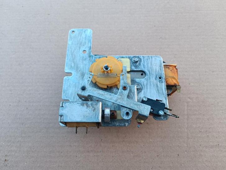 Carrousel Motor/ Mechaniek Rowe-AMi MM1 (1967) jukebox, Collections, Machines | Jukebox, Ami, Envoi