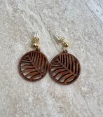 Beautiful handmade wooden earrings leaves NEW, Overige materialen, Bruin, Nieuw, Ophalen of Verzenden