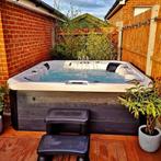 Op zoek naar een degelijke jacuzzi? Bezoek jacuzzi toonzaal, Ophalen, Nieuw