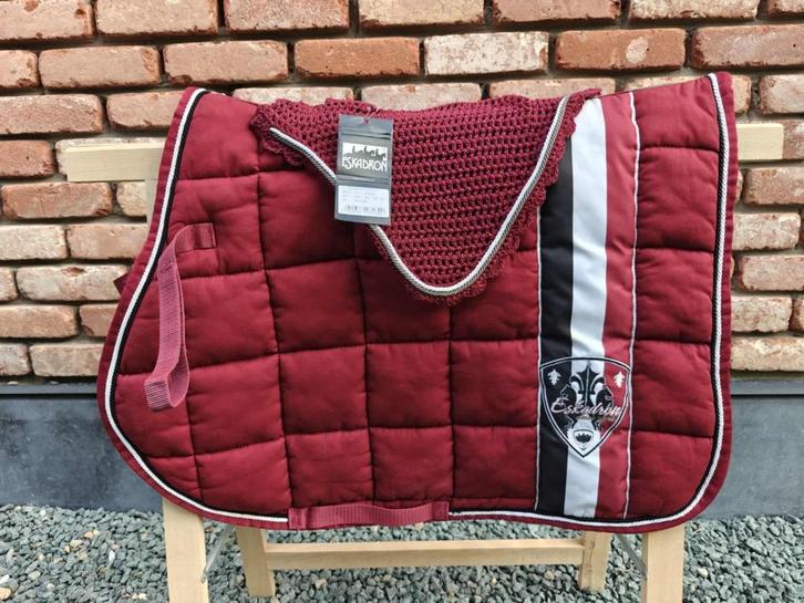 Eskadron Big Square Dark Red, Dieren en Toebehoren, Paarden en Pony's | Dekens en Dekjes, Zo goed als nieuw, Dekje, Ophalen of Verzenden