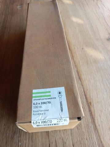 Spaanplaatschroeven 6x200  beschikbaar voor biedingen