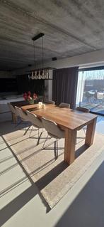 Table en bois, Enlèvement