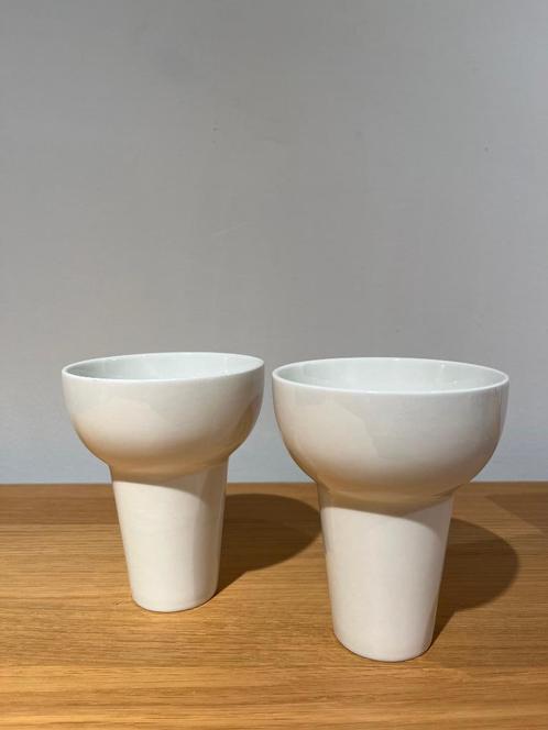 MUUTO „Everyday Holy” witte mokkenset, Huis en Inrichting, Keuken | Servies, Zo goed als nieuw, Kop(pen) en/of Schotel(s), Effen