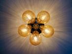 Grote plafondlamp in messing en amberkleurig gebarsten glas, Ophalen of Verzenden