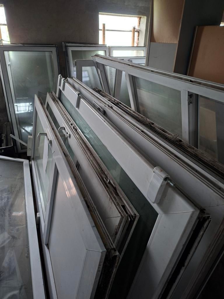 Fenêtres en PVC utilisées, Bricolage & Construction, Châssis & Portes coulissantes, Enlèvement