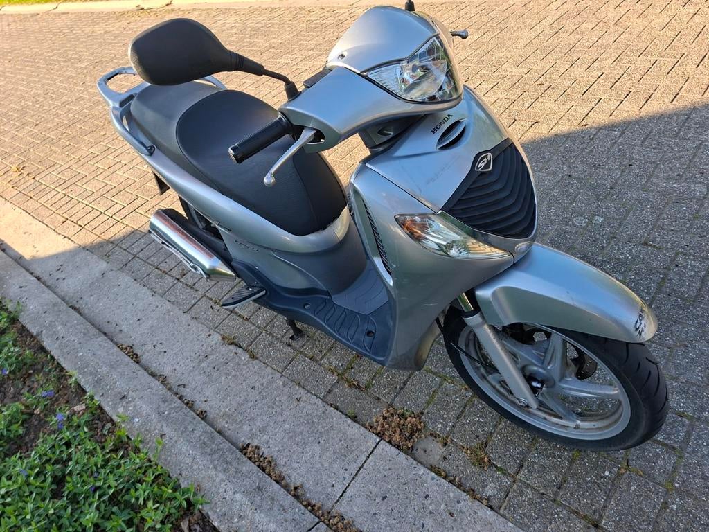 Honda sh 125cc full injectie,  honda shi, Motoren, Scooter, Gebruikt, Particulier, 125 cc