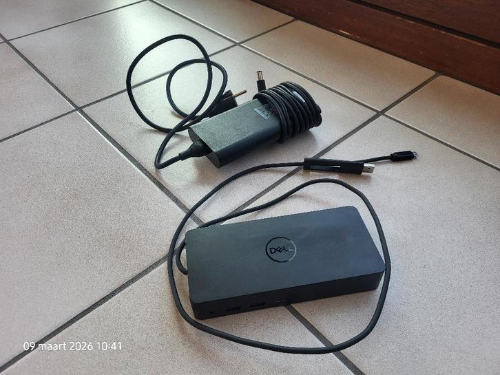 Dell D6000 docking station + 180W Dell lader, Computers en Software, Dockingstations, Gebruikt, Docking station, Laptop, Ophalen of Verzenden