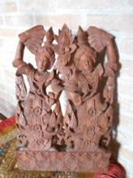 garuda et dieux, sculpture sur bois, Indonésie, Enlèvement ou Envoi