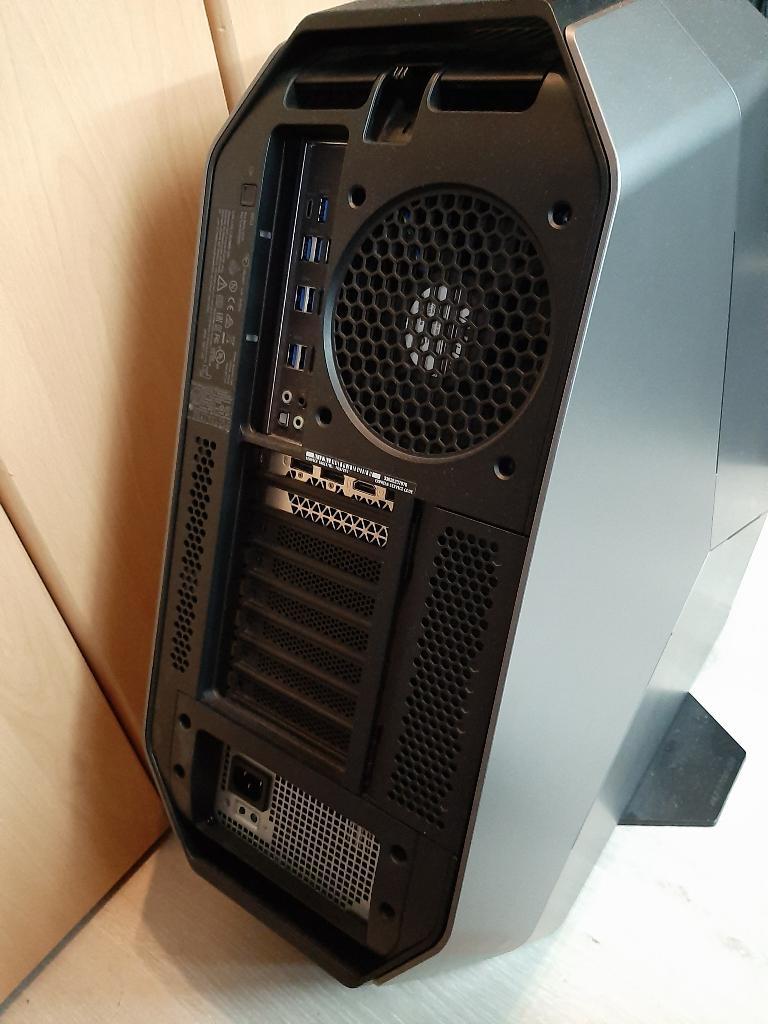 Alienware Area 51 R5, Informatique & Logiciels, Ordinateurs de bureau, Utilisé, 3 à 4 Ghz, SSD, 32 GB, Avec carte vidéo, Gaming