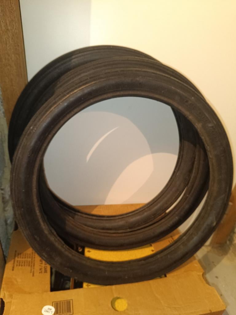 Lot de 3 pneus neufs 2.25-17 4ply rating SAFETY, Motos