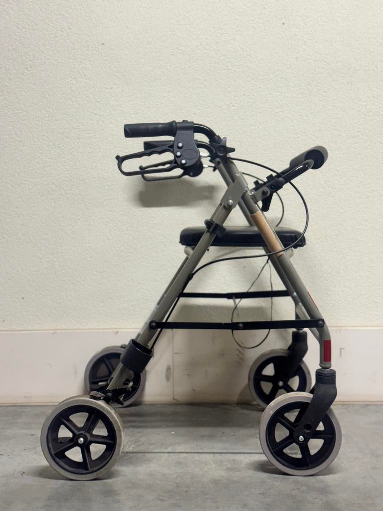 Prachtig Vermeiren Plooibaar lichtgewicht rollator, Diversen, Ophalen of Verzenden, Lichtgewicht, Zo goed als nieuw