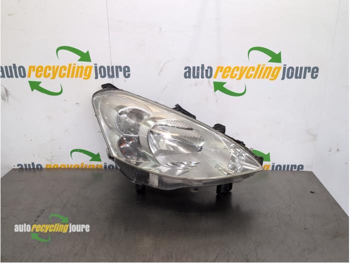Phare droit d'un Peugeot Partner, Autos : Pièces & Accessoires, Éclairage, Peugeot, Utilisé, 3 mois de garantie