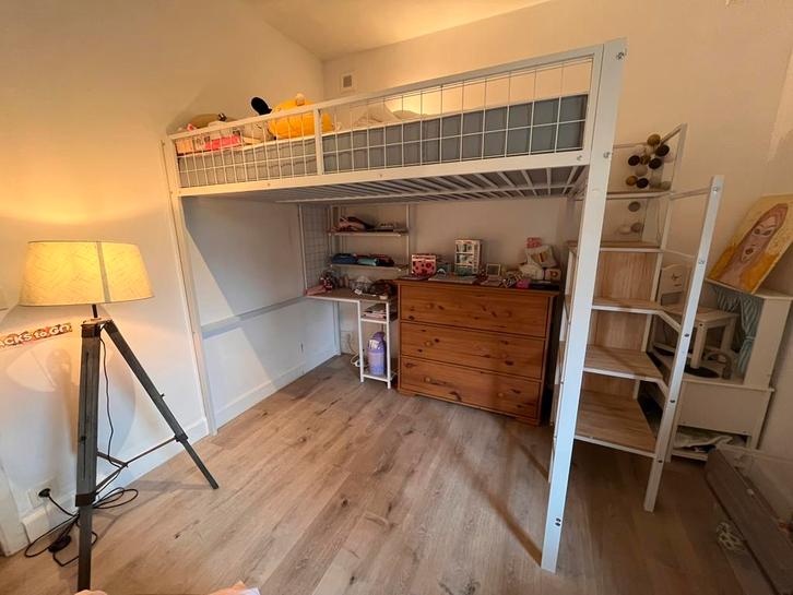 Lit mezzanine 140x200 avec bureau en bas, Maison & Meubles, Chambre à coucher | Lits superposés & Lits mezzanines, Comme neuf