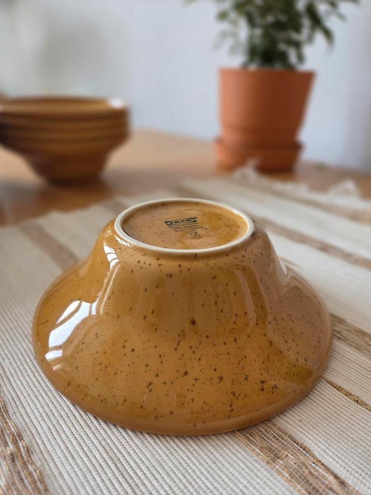 IKEA FÄRGRIK servies Mustard Gold Specled - set, Huis en Inrichting, Woonaccessoires | Kandelaars en Kaarsen, Ophalen