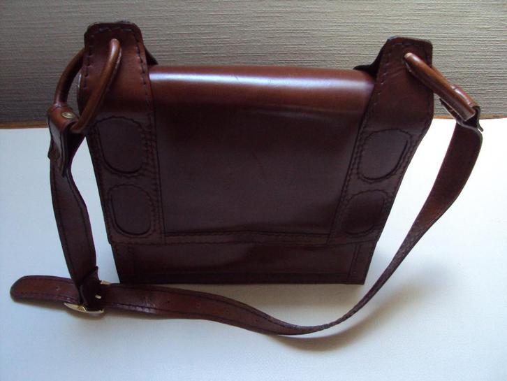 Vintage / Retro donkerbruine lederen handtas, Bijoux, Sacs & Beauté, Sacs | Sacs Femme, Sac à main, Enlèvement ou Envoi