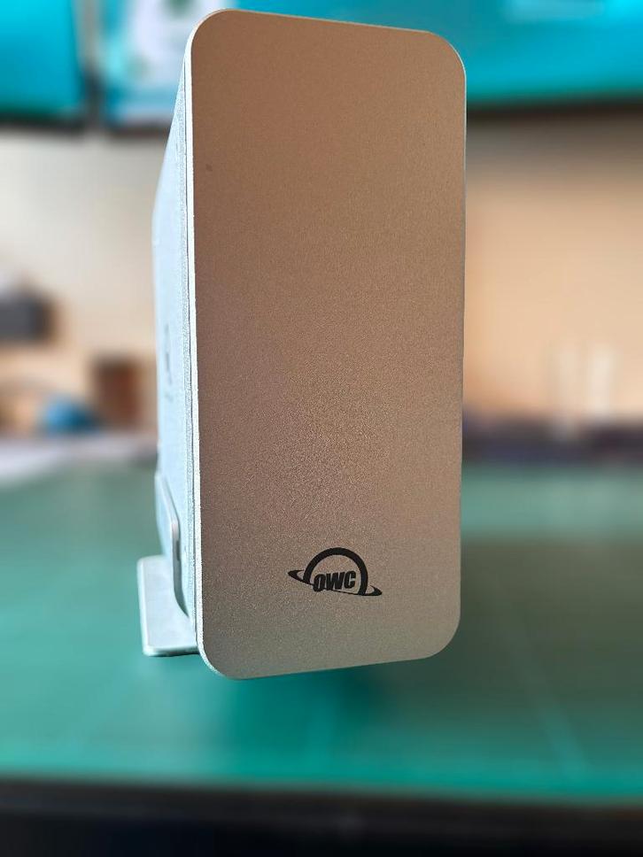 OWC Express 4M2 (Thunderbolt / USB4 / USB 3.2), Computers en Software, Harde schijven, Zo goed als nieuw, Desktop, Extern, SSD