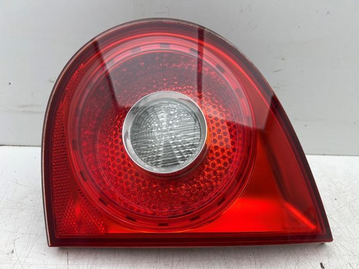 Feu arrière droit d'un Volkswagen Golf, Autos : Pièces & Accessoires, Éclairage, Volkswagen, Utilisé, 3 mois de garantie, Enlèvement ou Envoi