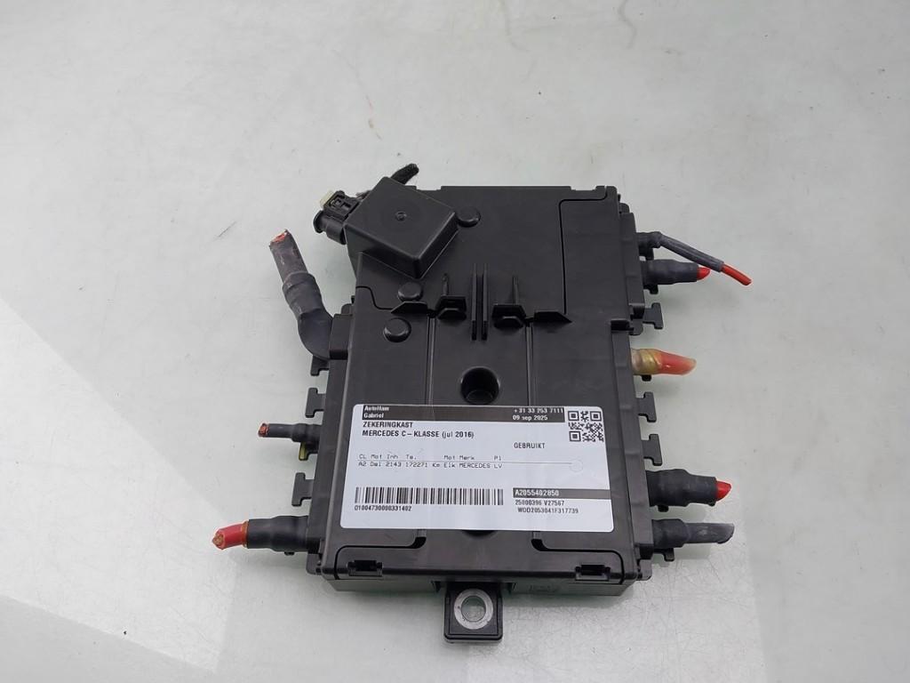 BOITIER FUSIBLES Mercedes-Benz C (C205) (|A2055402850|), Utilisé, Mercedes-Benz