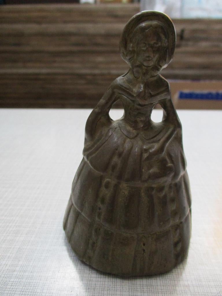 Bronzen tafelbel dame (cloche), Ophalen of Verzenden, Brons