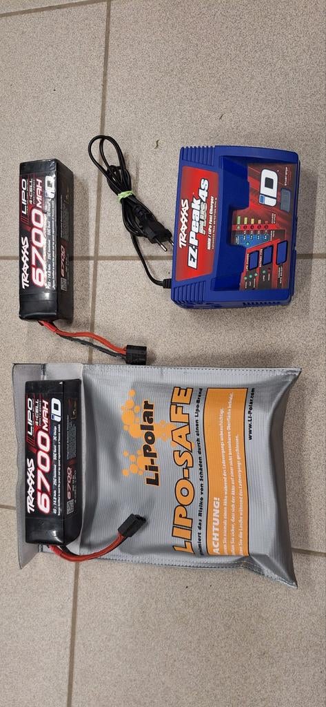Batteries et chargeur traxxas, Enlèvement