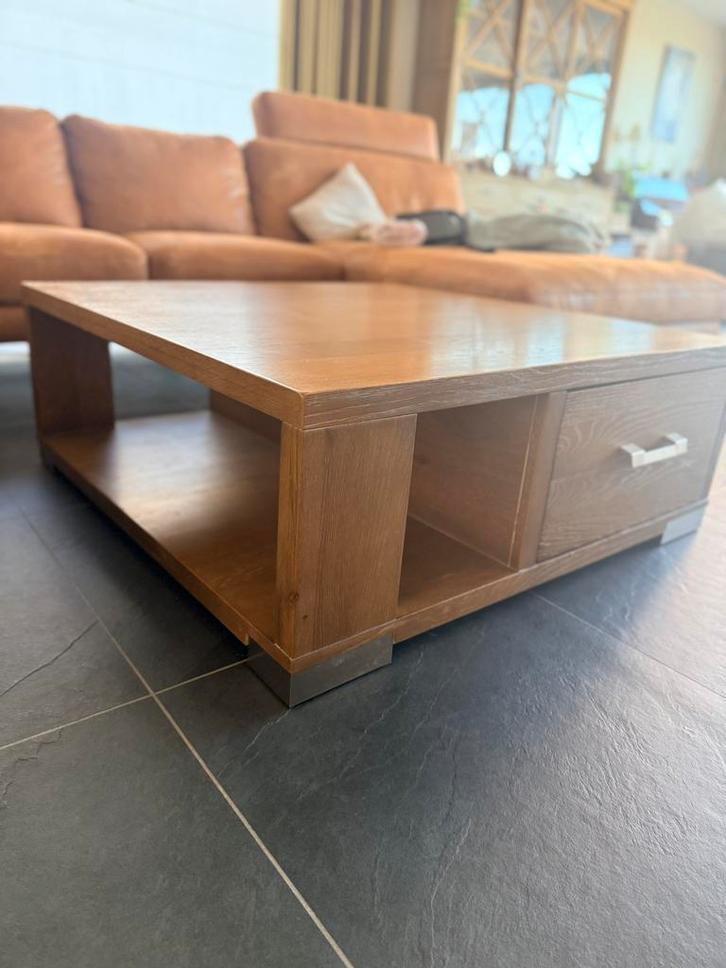 Robuuste en stevige houten salontafel van 1m op 1m, Huis en Inrichting, Tafels | Salontafels, Gebruikt, Minder dan 50 cm, 50 tot 100 cm