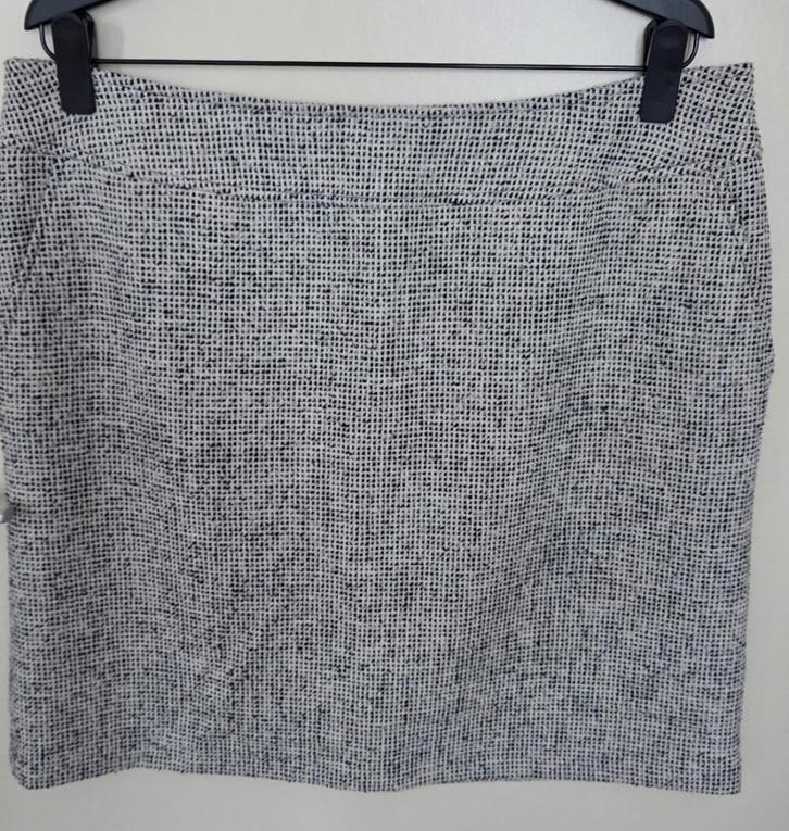 Zwart witte gespikkelde mini rok van marie méro, Vêtements | Femmes, Jupes, Porté, Taille 42/44 (L), Gris, Au-dessus du genou