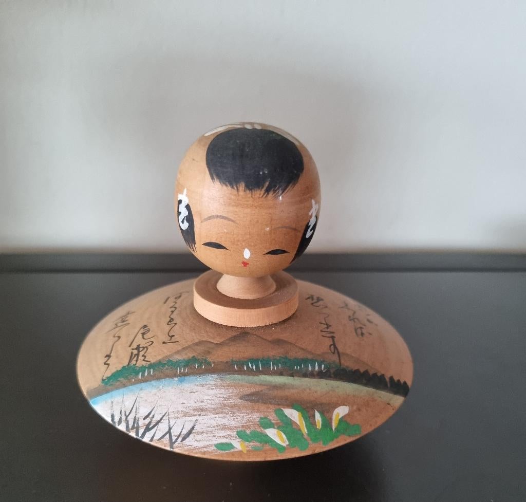 Poupée Ejiko kokeshi vintage, Envoi