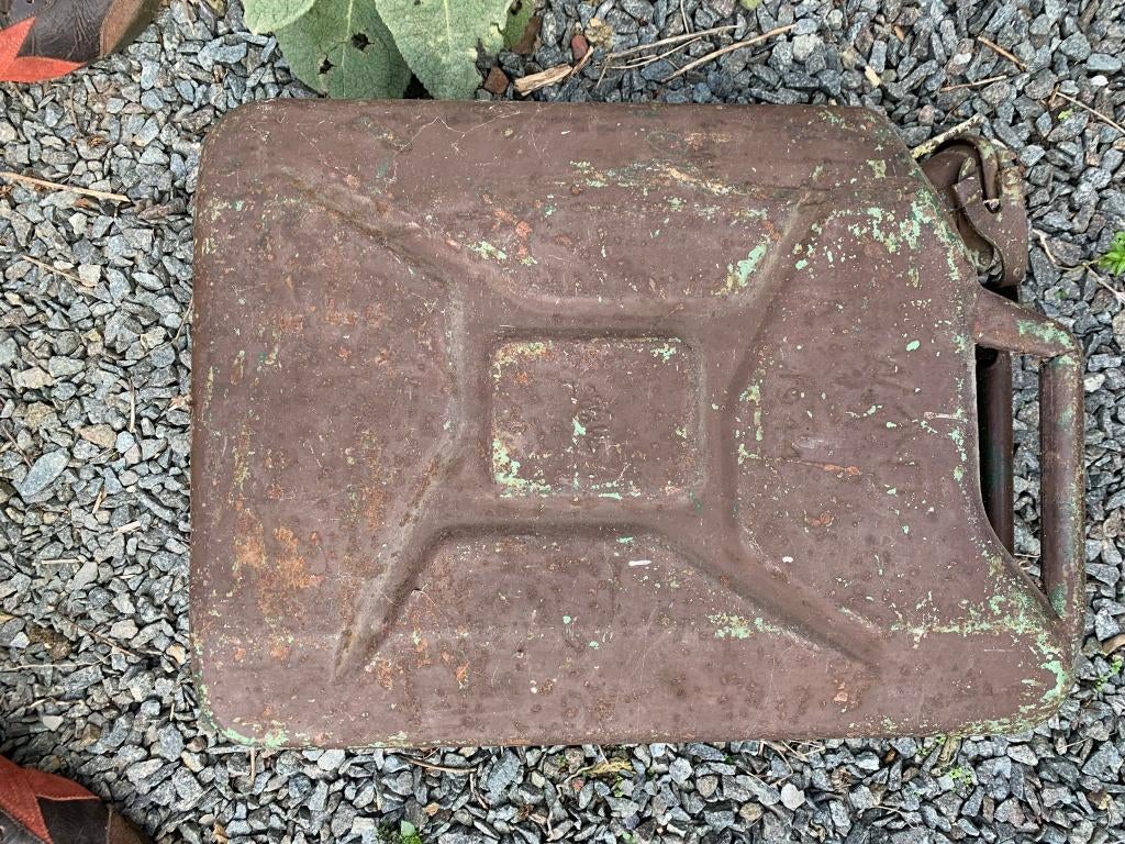 antieke jerrycan uit 1944, Ophalen