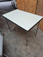 table de cuisine ( prix 10 euros ), Maison & Meubles, Tables | Tables à manger, Enlèvement, Utilisé, Autres matériaux