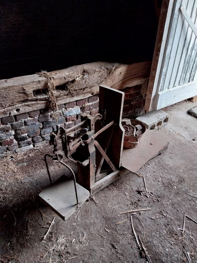 Bascule avec haltères., Enlèvement