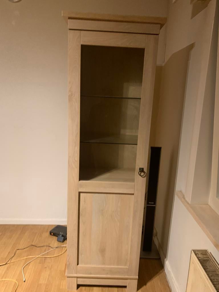 Vitrinekast, Ophalen, Zo goed als nieuw