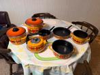 Ensemble de marmites rétro gratuit, Maison & Meubles, Enlèvement, Comme neuf, Fonte, Ensemble de casseroles