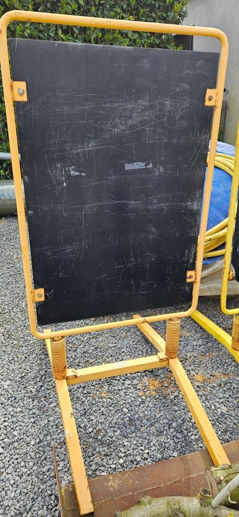 Reclame stoepbord, Ophalen