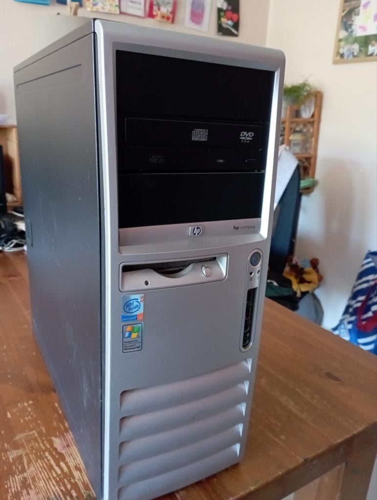 Lot Informatique Rétro – 2 PC HP Pentium 4 + Écran IBM Think, Computers en Software, Computerbehuizingen, Ophalen