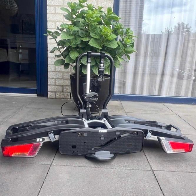 Thule Easyfold XT2 933 luxe fietsendrager, Auto diversen, Ophalen, Elektrische fiets, Zo goed als nieuw, 2 fietsen