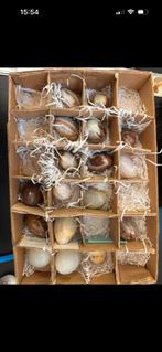 Lot de 17 oeufs en pierre (onyx vert, jaspe, agate,...), Collections, Enlèvement ou Envoi