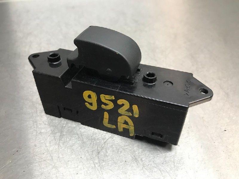 RAAMSCHAKELAAR Lancer Wagon (CS / CT) (|8608A101|), Gebruikt, Mitsubishi