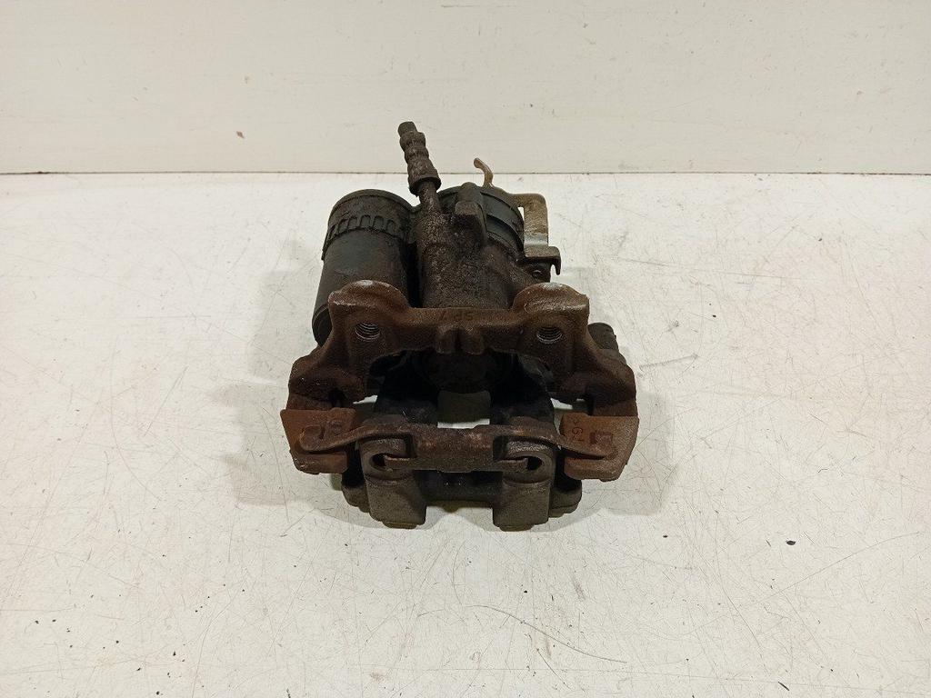 Remklauw rechts achter BMW i3, Onderdelen@venauto.nl, Van der Ven Autorecycling B.V., Gebruikt, Ettenseweg 76, 4706 PB Roosendaal, The Netherlands