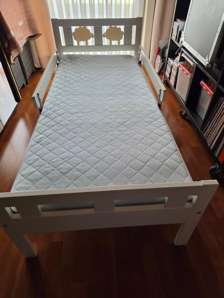 Peuterbed Ikea, Kinderen en Baby's, Kinderkamer | Bedden, Gebruikt, 160 tot 180 cm, 70 tot 85 cm, Lattenbodem, Matras, Ophalen