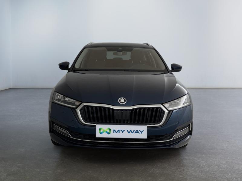 Skoda Octavia Clever+*Boite auto*Caméra*Carplay*Attelage*Ca, Automaat, Blauw, 107 g/km, Bedrijf