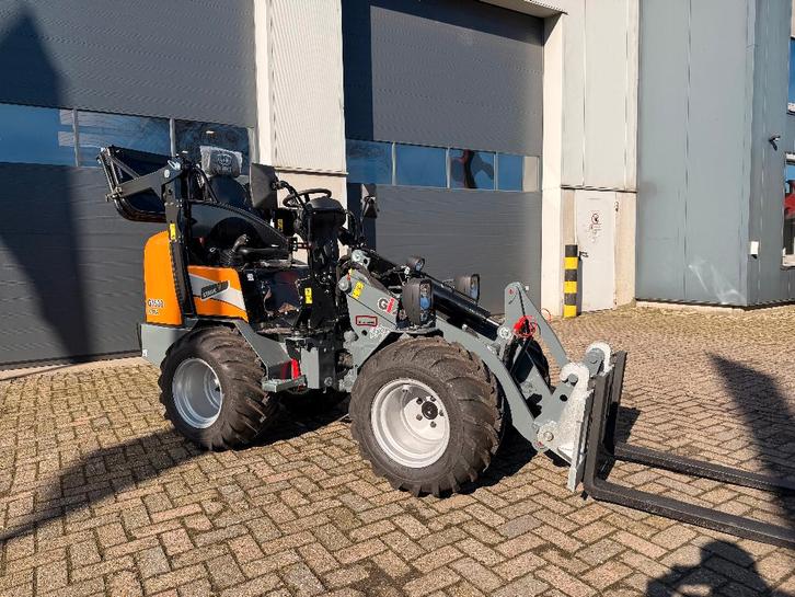 Giant G1500 Xtra kniklader, Articles professionnels, Machines & Construction | Grues & Excavatrices, Bulldozer, Enlèvement