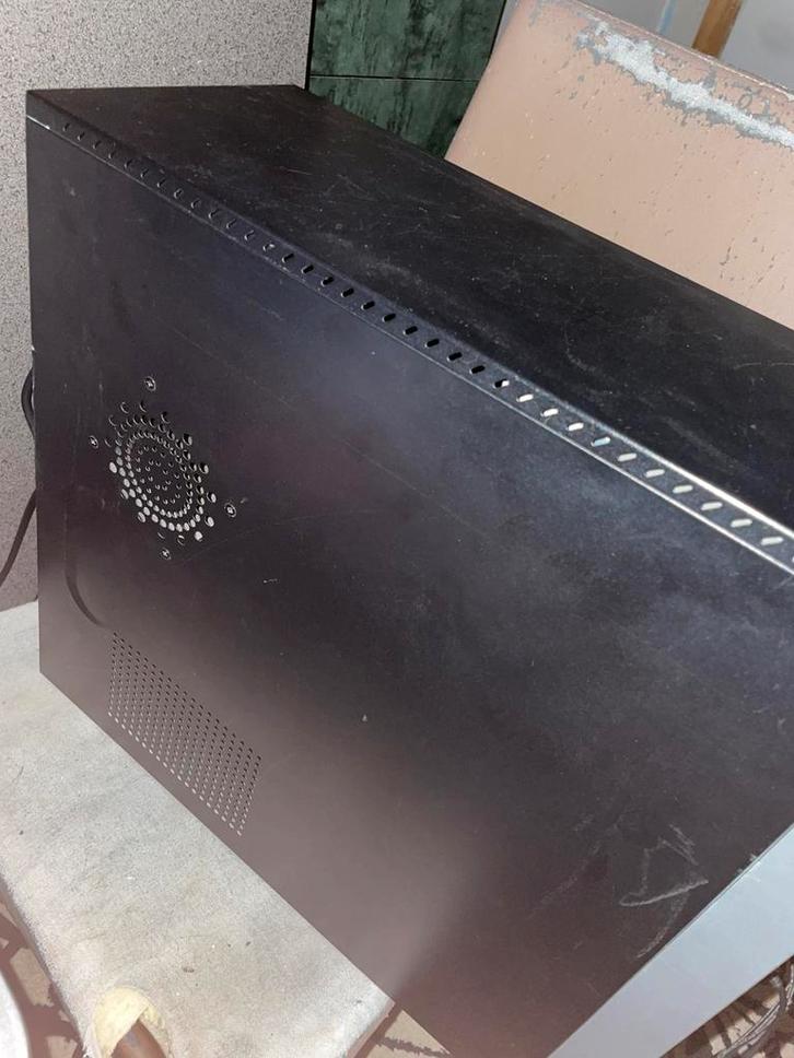 Gaming PC / Sleeperbuild PC (low-medium gaming pc), Computers en Software, Serverkasten, Gebruikt, Geperforeerd, Geperforeerd