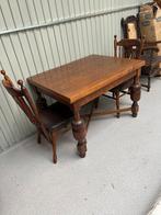 Antiek tafel met twee stoelen, Enlèvement