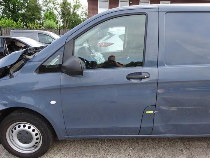 Portière 2portes gauche d'un Mercedes Vito (7769), 3 mois de garantie, Utilisé, Porte, -